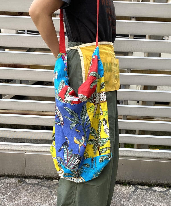 オカモト ミサキさんの「BEAMS WOMEN｜ラインロゴ ショートスリーブ Tシャツ」を使ったコーディネート