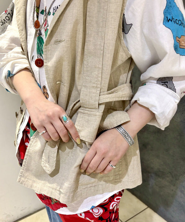 吉野 多恵さんの「BEAMS WOMEN｜WAREHOUSE & CO. / 別注 ステンシル13 Tシャツ」を使ったコーディネート