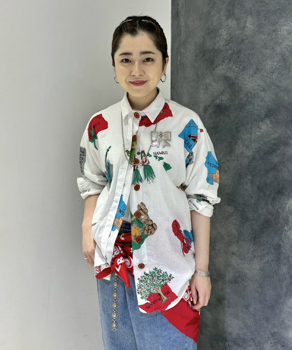 吉野 多恵さんの「BEAMS WOMEN｜WAREHOUSE & CO. / 別注 ステンシル13 Tシャツ」を使ったコーディネート