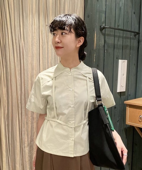 マツド ユメカさんの「BEAMS WOMEN｜RBS / バック オープン ハーネス シャツ」を使ったコーディネート