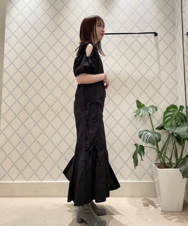 reiさんの「BEAMS WOMEN｜ADER.bijoux &times; RBS / 別注 PAVO ロング ネックレス」を使ったコーディネート