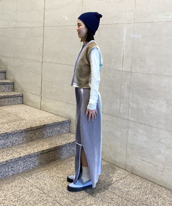 吉田 花さんの「BEAMS WOMEN｜RBS / グラデーション プリント スカート」を使ったコーディネート