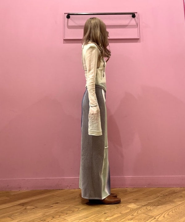 コスゲさんの「BEAMS WOMEN｜RBS / グラデーション プリント スカート」を使ったコーディネート