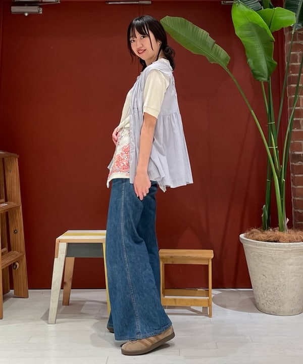 サカサイスズカさんの「BEAMS WOMEN｜BEAMS BOY / ランダム リブ クルーネック ショートスリーブ」を使ったコーディネート
