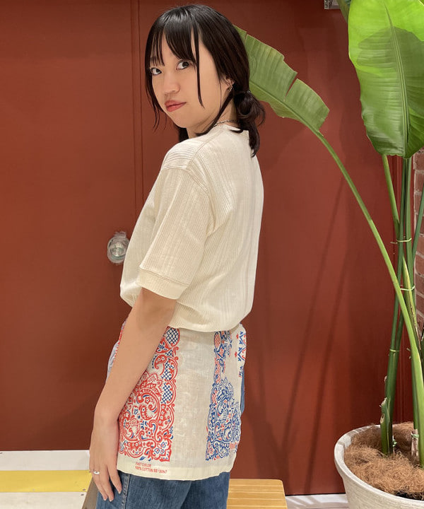 サカサイスズカさんの「BEAMS WOMEN｜BEAMS BOY / ランダム リブ クルーネック ショートスリーブ」を使ったコーディネート
