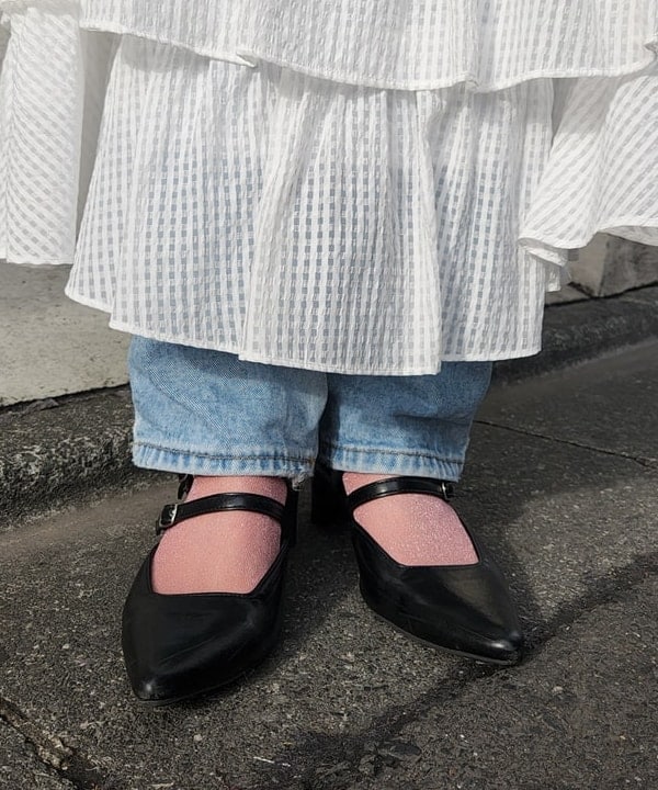 saori KATOさんの「BEAMS WOMEN｜Ray BEAMS / ポインテッド ベルト ミュール」を使ったコーディネート