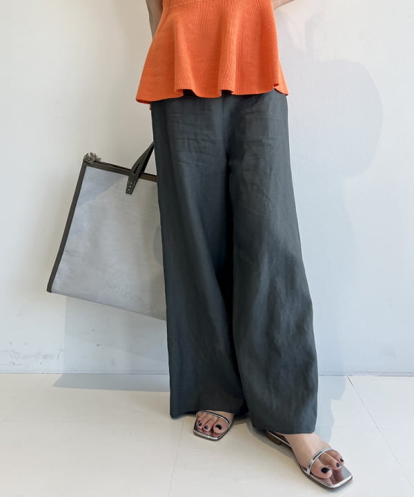 中丸　栞さんの「BEAMS WOMEN｜Demi-Luxe BEAMS / ノースリーブ ペプラム ニットプルオーバー」を使ったコーディネート