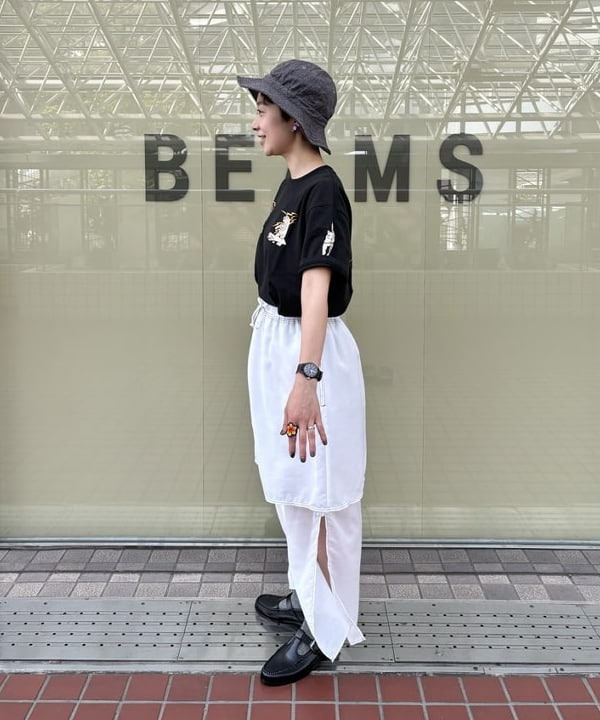 矢野(青木)優香さんの「BEAMS WOMEN｜maturely / Lawn Layard Stitch Skirt」を使ったコーディネート
