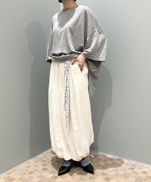 多田 日奈子さんの「BEAMS WOMEN｜COG THE BIGSMOKE / DELTA Tシャツ」を使ったコーディネート