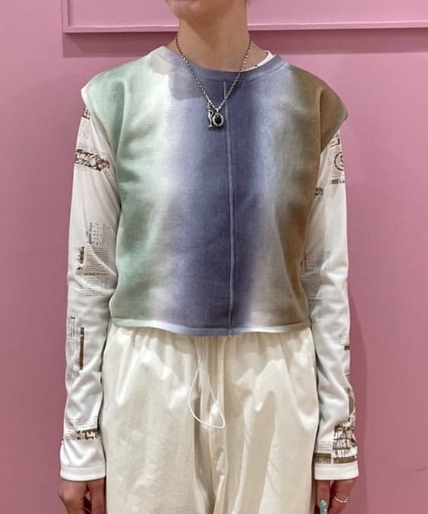 中江梨々香さんの「BEAMS WOMEN｜Ray BEAMS / パイピング トラック パンツ」を使ったコーディネート