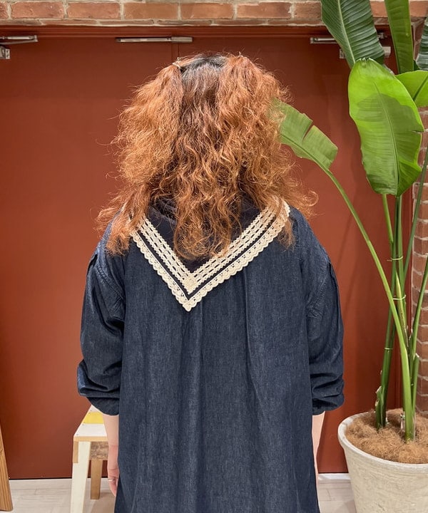 エノモト アミさんの「BEAMS WOMEN｜BEAMS BOY / BBロゴ ショップバック」を使ったコーディネート