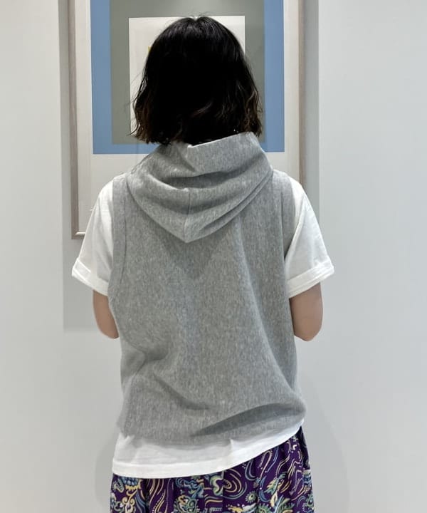 小原 もこさんの「BEAMS WOMEN｜WAREHOUSE & CO. / 別注 ステンシル13 Tシャツ」を使ったコーディネート