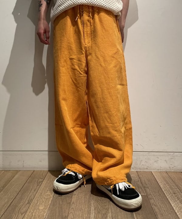 佐藤 大斗さんの「BEAMS WOMEN｜BEAMS PLUS / コットン リネン ミリタリー イージーパンツ」を使ったコーディネート