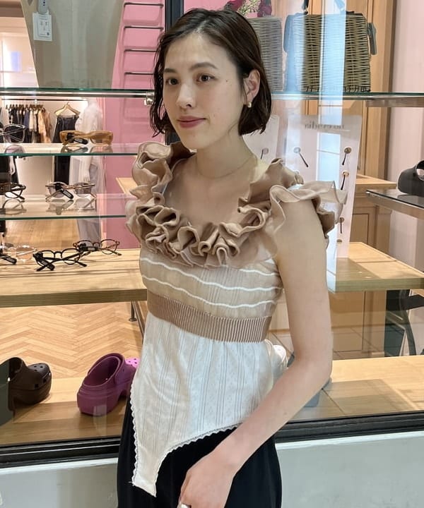 神坂 莉子さんの「BEAMS WOMEN｜Ray BEAMS / K10 ベネチアン ネックレス」を使ったコーディネート