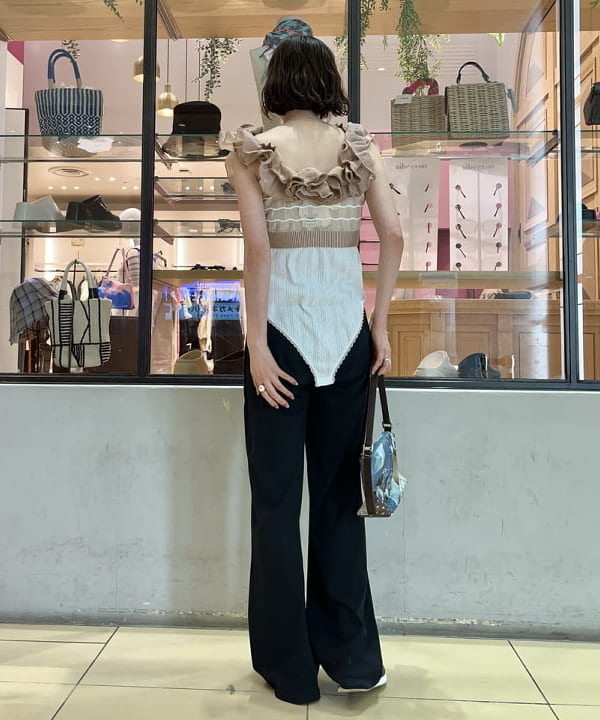 神坂 莉子さんの「BEAMS WOMEN｜Ray BEAMS / K10 ベネチアン ネックレス」を使ったコーディネート