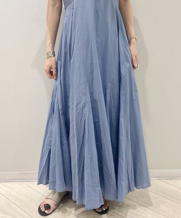丸山 真菜美さんの「BEAMS WOMEN｜【別注】MARIHA / せせらぎのワンピース」を使ったコーディネート