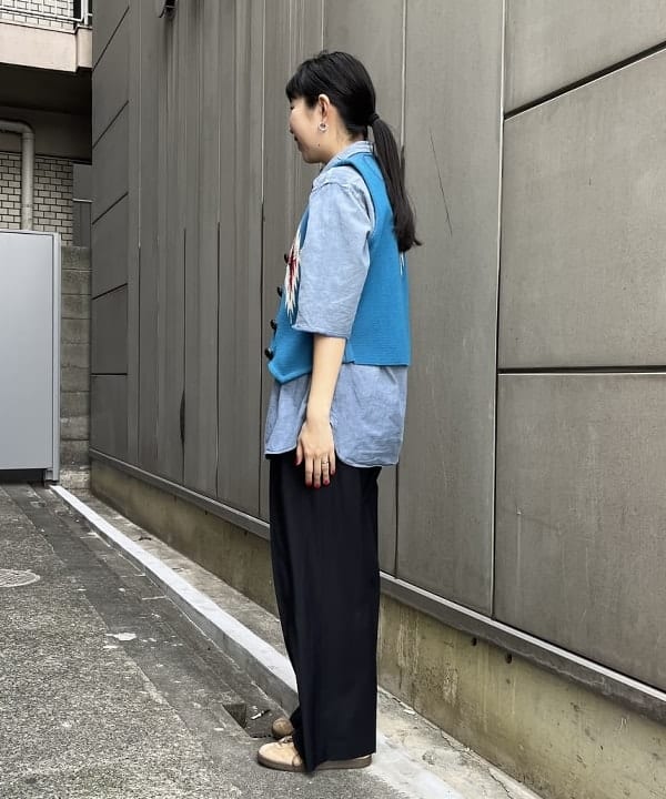 ミナミマリコさんの「BEAMS WOMEN｜maturely / 2Way Stretch Tuck Slacks」を使ったコーディネート