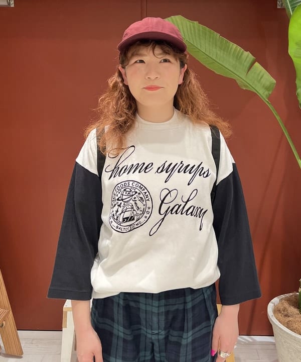 エノモト アミさんの「BEAMS WOMEN｜ボーイ ベーシック Tシャツ」を使ったコーディネート