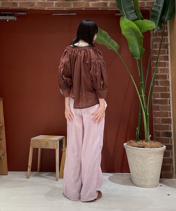 サカサイスズカさんの「BEAMS WOMEN｜maturely / Lawn Gather Stitch Smock」を使ったコーディネート