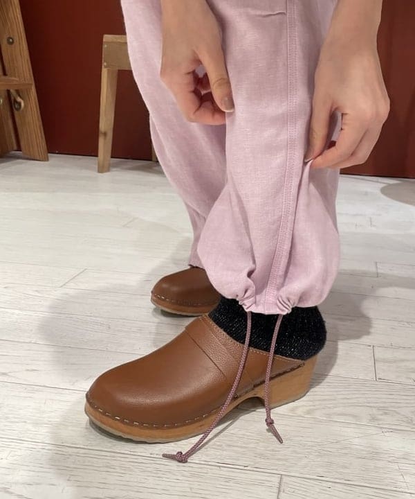 サカサイスズカさんの「BEAMS WOMEN｜maturely / Lawn Gather Stitch Smock」を使ったコーディネート