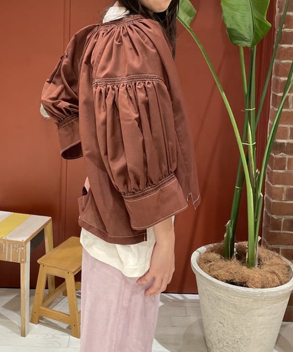 サカサイスズカさんの「BEAMS WOMEN｜maturely / Lawn Gather Stitch Smock」を使ったコーディネート