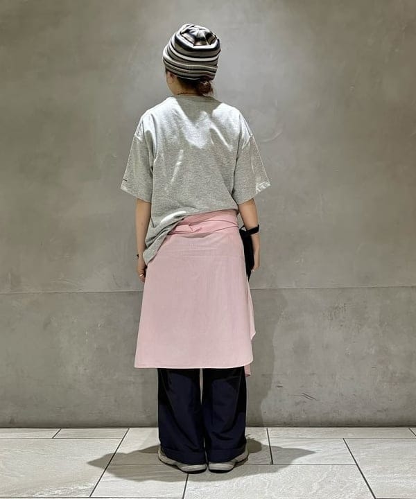 吉野 多恵さんの「BEAMS WOMEN｜BEAMS BOY / ドビー ストライプ ビッグ ボタンダウン シャツ」を使ったコーディネート