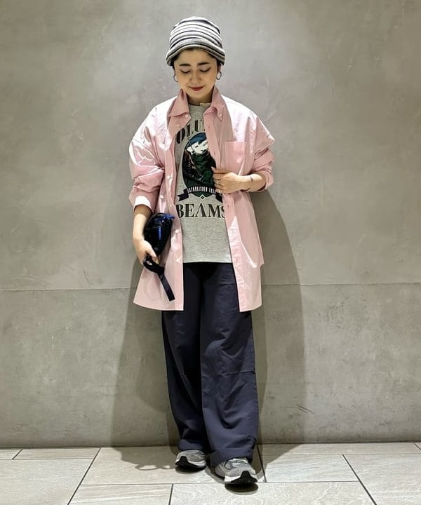 吉野 多恵さんの「BEAMS WOMEN｜BEAMS BOY / ドビー ストライプ ビッグ ボタンダウン シャツ」を使ったコーディネート