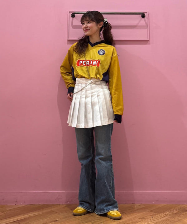 佐々木 南美さんの「BEAMS WOMEN｜FRED PERRY &times; Ray BEAMS / 別注 Skirt」を使ったコーディネート