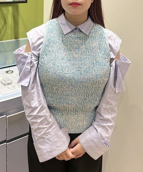 オカベ　アヤカさんの「BEAMS WOMEN｜Ray BEAMS / ミックス バック クロス ベスト」を使ったコーディネート