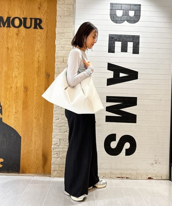 川口 恵さんの「BEAMS WOMEN｜RBS / ビッグ トートバッグ」を使ったコーディネート