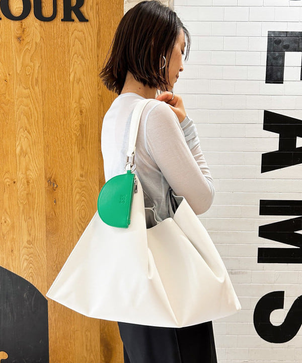 川口 恵さんの「BEAMS WOMEN｜RBS / ビッグ トートバッグ」を使ったコーディネート