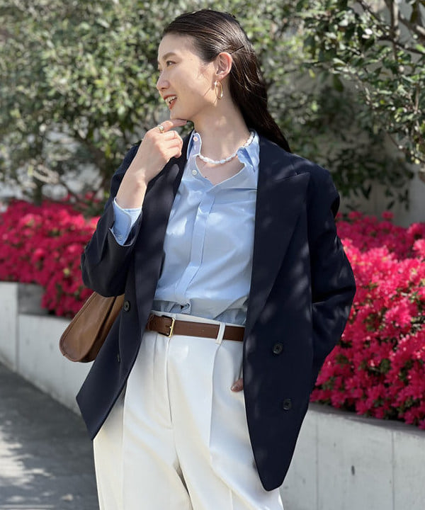 隈元 楓さんの「BEAMS WOMEN｜AK+1 / 刺繍 レギュラーカラーシャツ」を使ったコーディネート