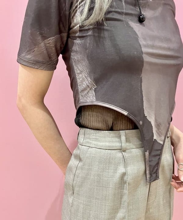 椎葉 未琴さんの「BEAMS WOMEN｜Ray BEAMS / フロント カットアウト パンツ」を使ったコーディネート