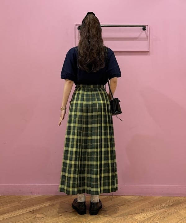 佐々木 南美さんの「BEAMS WOMEN｜CASIO / デジタルゴールド ミニ」を使ったコーディネート