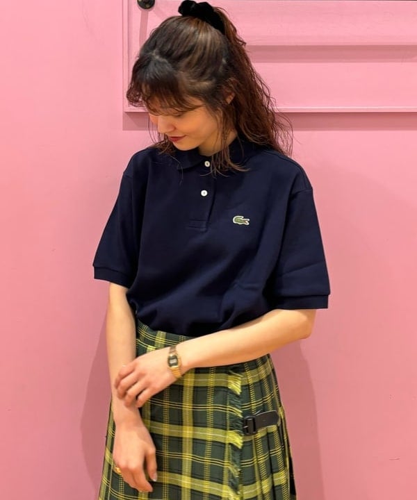 佐々木 南美さんの「BEAMS WOMEN｜CASIO / デジタルゴールド ミニ」を使ったコーディネート