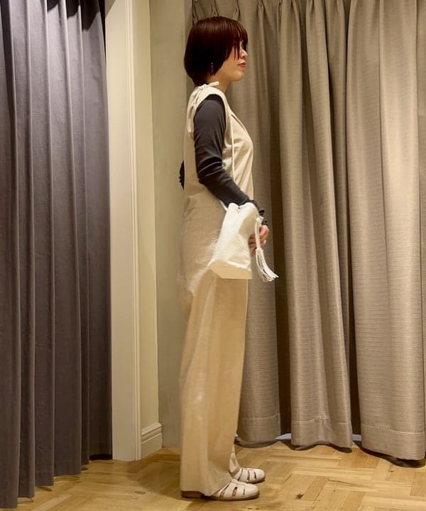 岡 妃呂美さんの「BEAMS WOMEN｜NOMADIS / LIEN イントレチャート  バッグ」を使ったコーディネート