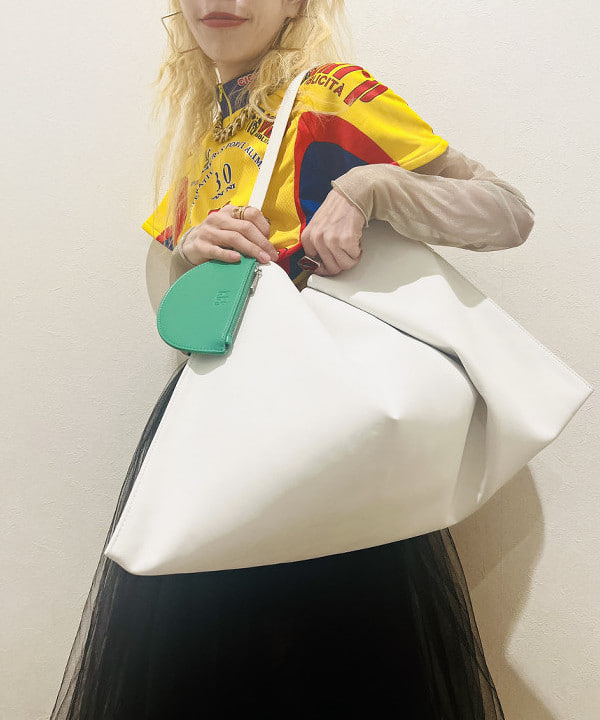 ひるてぃさんの「BEAMS WOMEN｜RBS / ビッグ トートバッグ」を使ったコーディネート