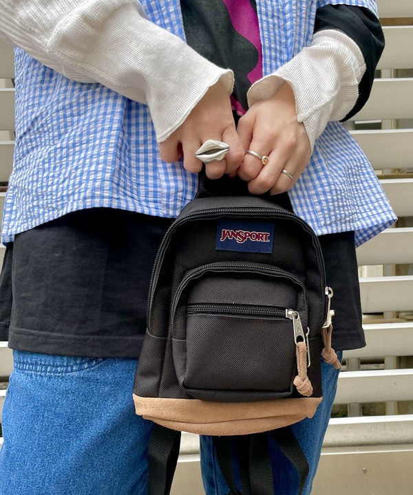 コウリキ　マミさんの「BEAMS WOMEN｜JANSPORT / Right Pack Mini」を使ったコーディネート