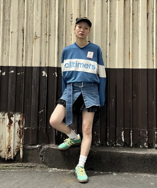シミズ ネネさんの「BEAMS WOMEN｜Ray BEAMS / デニム ビスチェ」を使ったコーディネート