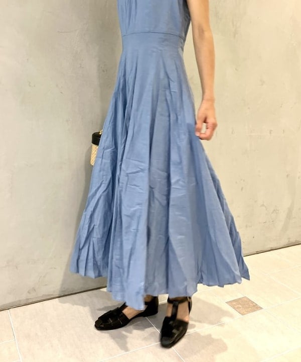 五十峯 さよさんの「BEAMS WOMEN｜【別注】MARIHA / 彗星 ソリッド ワンピース」を使ったコーディネート