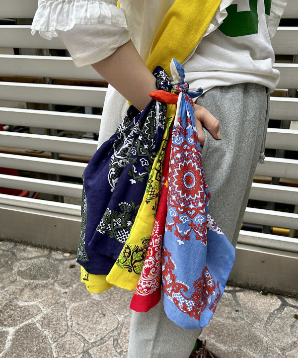 ナツハさんの「BEAMS WOMEN｜BEAMS BOY / イレギュラー バンダナ バッグ」を使ったコーディネート