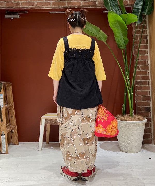 エノモト アミさんの「BEAMS WOMEN｜BEAMS BOY / イレギュラー バンダナ バッグ」を使ったコーディネート