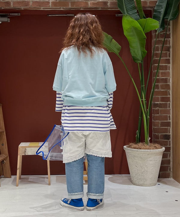 エノモト アミさんの「BEAMS WOMEN｜INFIELDER DESIGN × BEAMS BOY / 別注 MLB ビッグ クリアバッグ」を使ったコーディネート