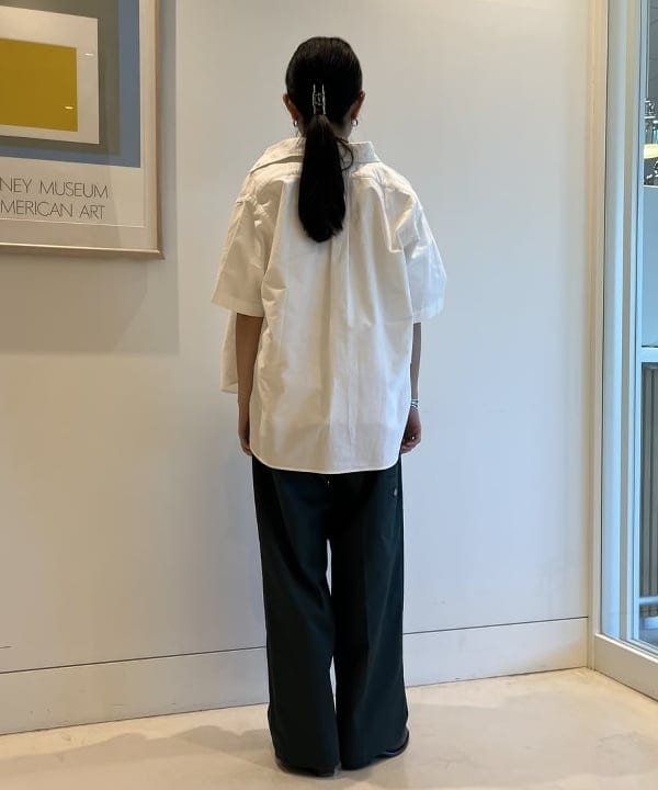 ミナミマリコさんの「BEAMS WOMEN｜BEAMS BOY / アンティーク ヘアクリップ」を使ったコーディネート