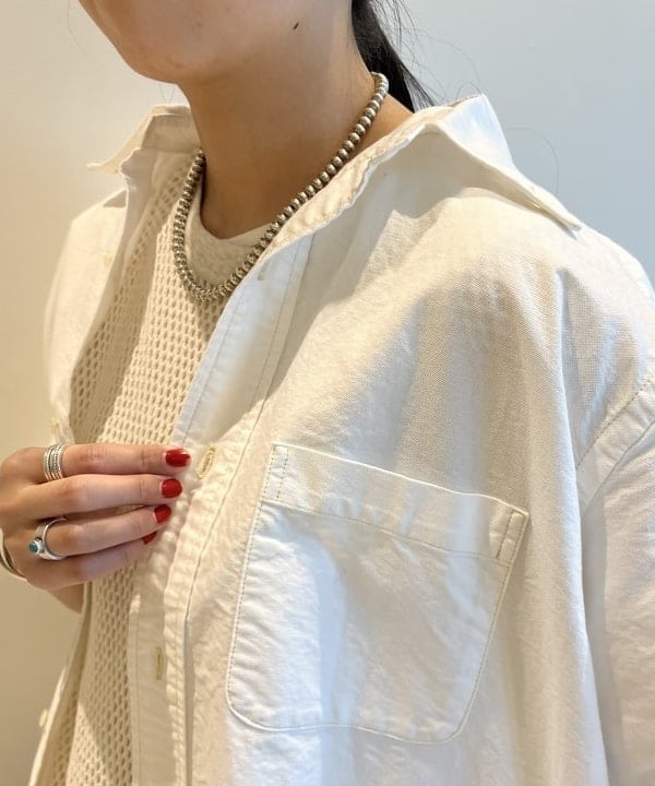 ミナミマリコさんの「BEAMS WOMEN｜BEAMS BOY / アンティーク ヘアクリップ」を使ったコーディネート