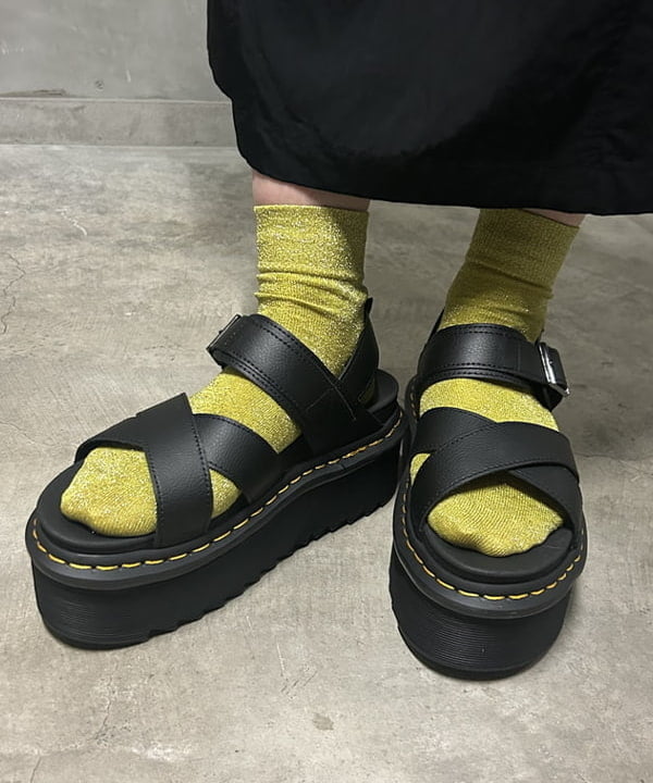 仙田 こころさんの「BEAMS WOMEN｜▲Dr.Martens / VOSS II QUAD サンダル」を使ったコーディネート
