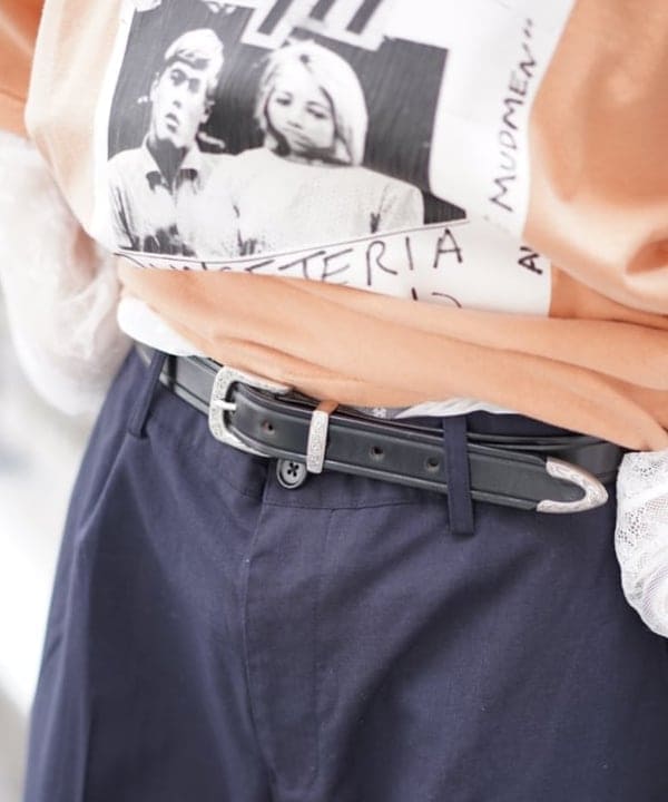 鈴木 悠里さんの「BEAMS WOMEN｜イージー スラックス」を使ったコーディネート