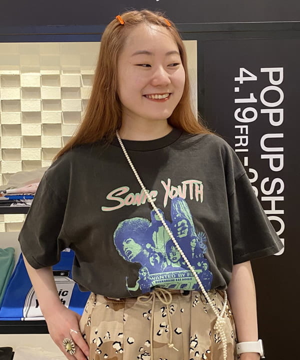 木村 海侑さんの「BEAMS WOMEN｜BEAMS BOY / 樹脂 パール ロング ネックレス」を使ったコーディネート