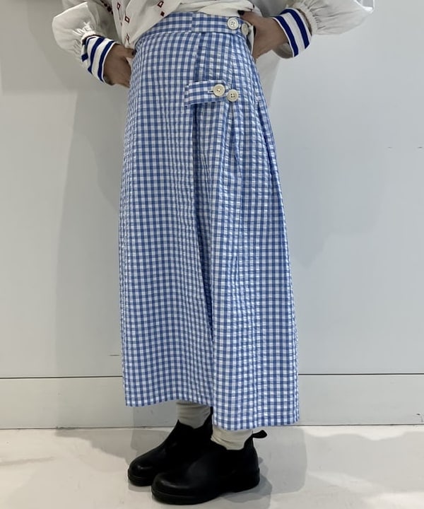 小原 もこさんの「BEAMS WOMEN｜ナバルボーダー ビッグ ボートネック カットソー」を使ったコーディネート