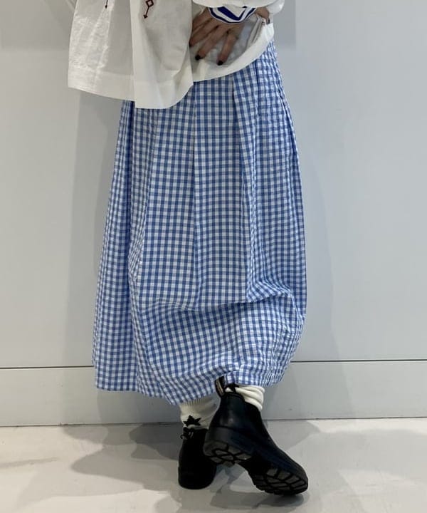 小原 もこさんの「BEAMS WOMEN｜ナバルボーダー ビッグ ボートネック カットソー」を使ったコーディネート